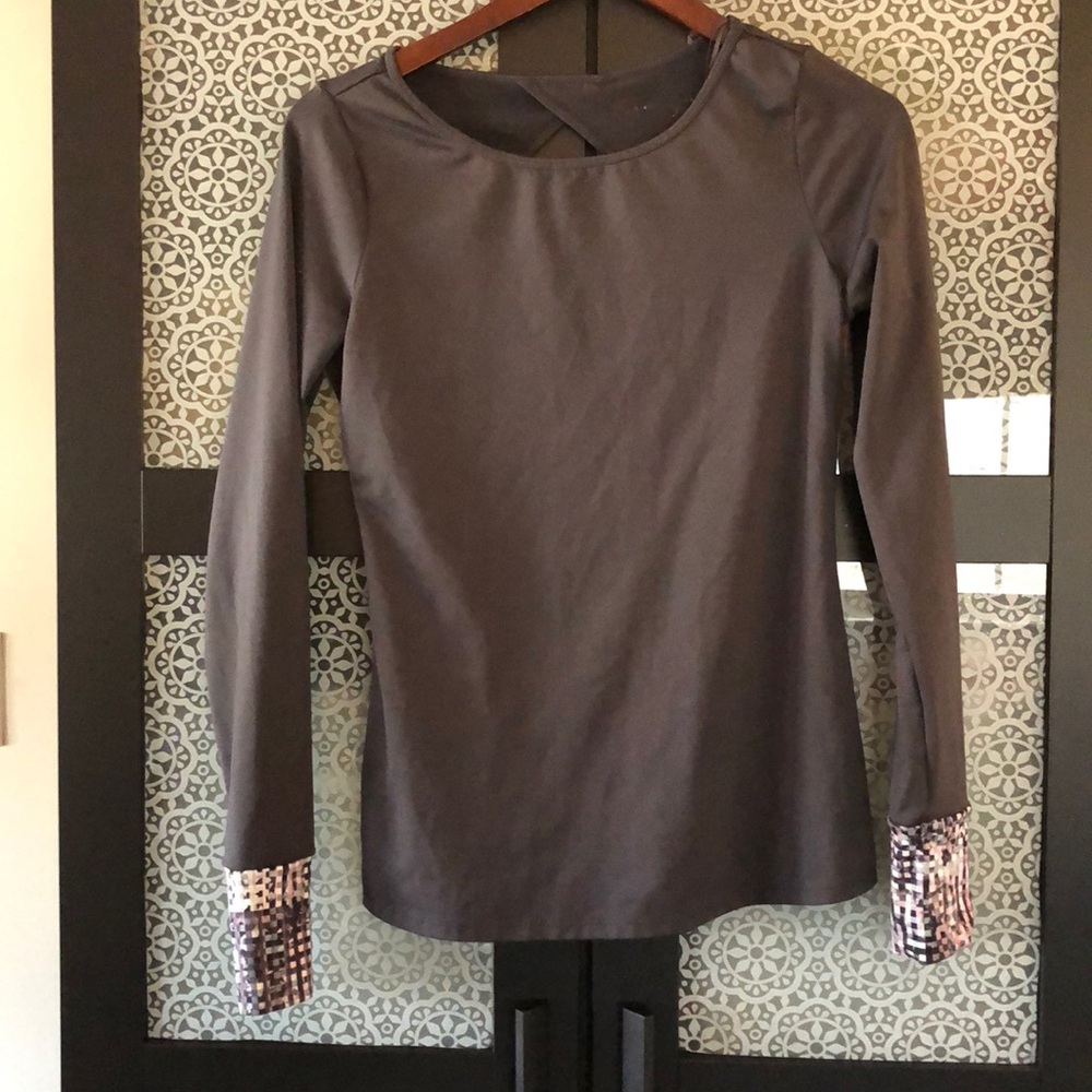 Jessica Simpson long sleeve worn out top